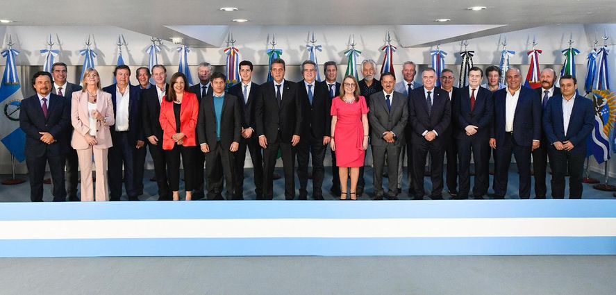 Sergio Massa tiene su foto de unidad con gobernadores de cara al  balojate  