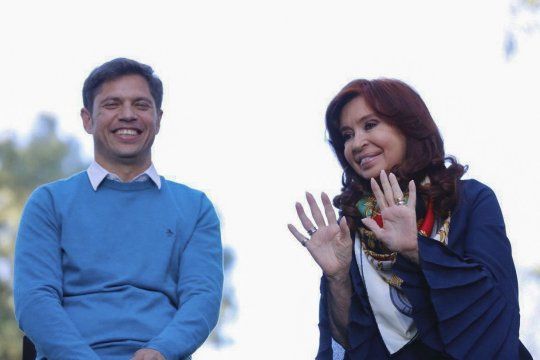 Cristina Kirchner y Axel Kicillof son dos de los tres políticos con mejor imagen en la provincai de Buenos Aires.