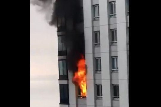 imagenes exclusivas: se incendia un departamento en un edificio de puerto madero