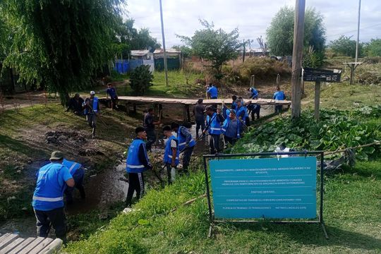 Para los trabajos de limpieza intervinieron 40 trabajadores de las cooperativas El Hornero Comunitario y Almagro