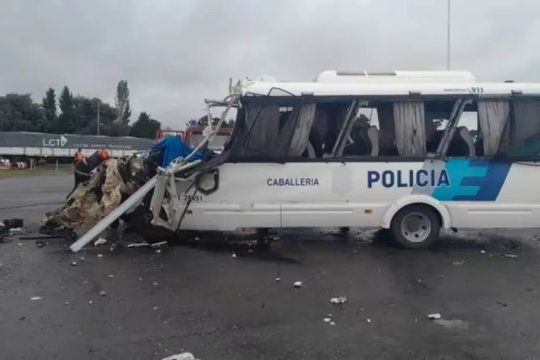 sigue la polemica en torno a los cuatro policias fallecidos en un accidente de transito