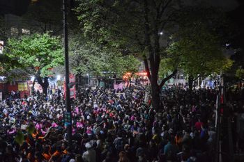 que se vayan todos: masiva protesta estudiantil en la plata contra el veto al presupuesto universitario