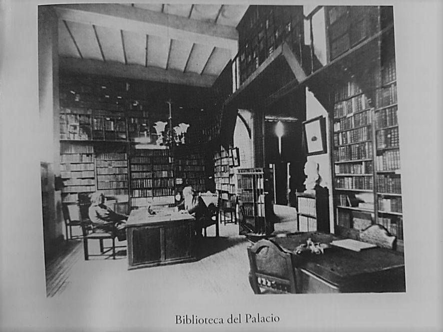 La biblioteca del palacio de la estancia "La Rivera", donde Jorge Luis Borges fue bibliotecario.